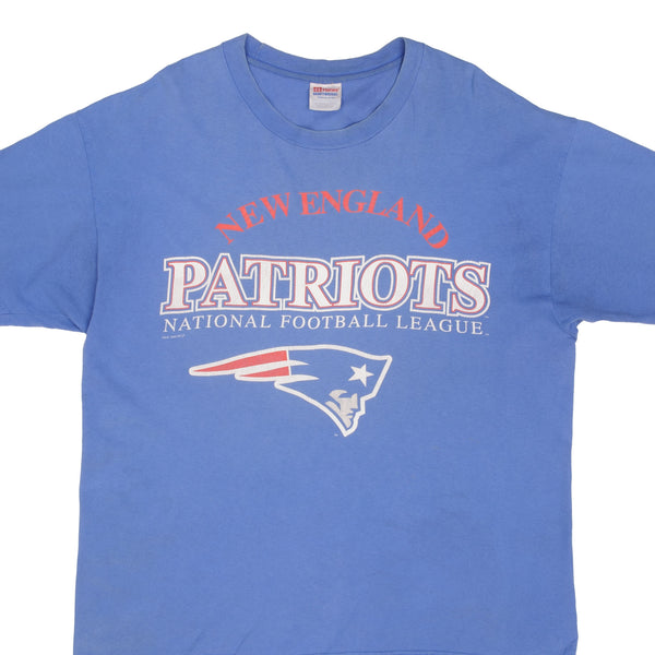 Vintage NFL New England Patriots Tee Shirt 1996 Size XL Made In USA With Single Stitch Sleeves.