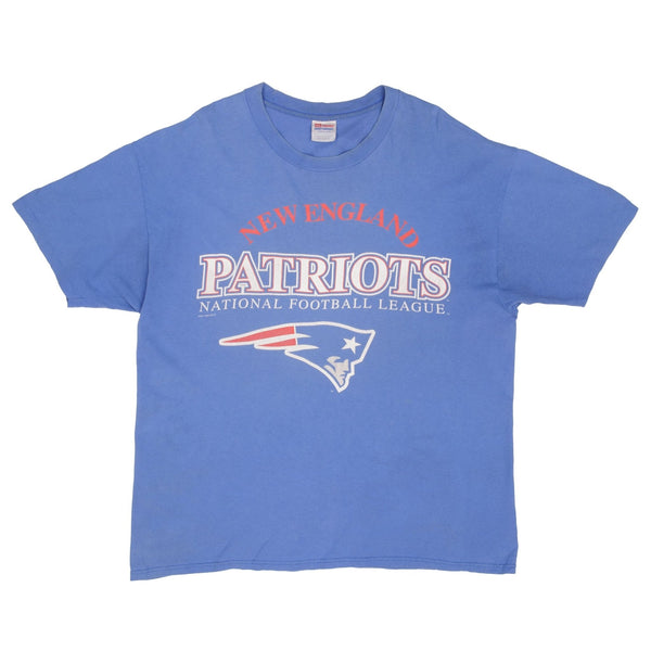 Vintage NFL New England Patriots Tee Shirt 1996 Size XL Made In USA With Single Stitch Sleeves.