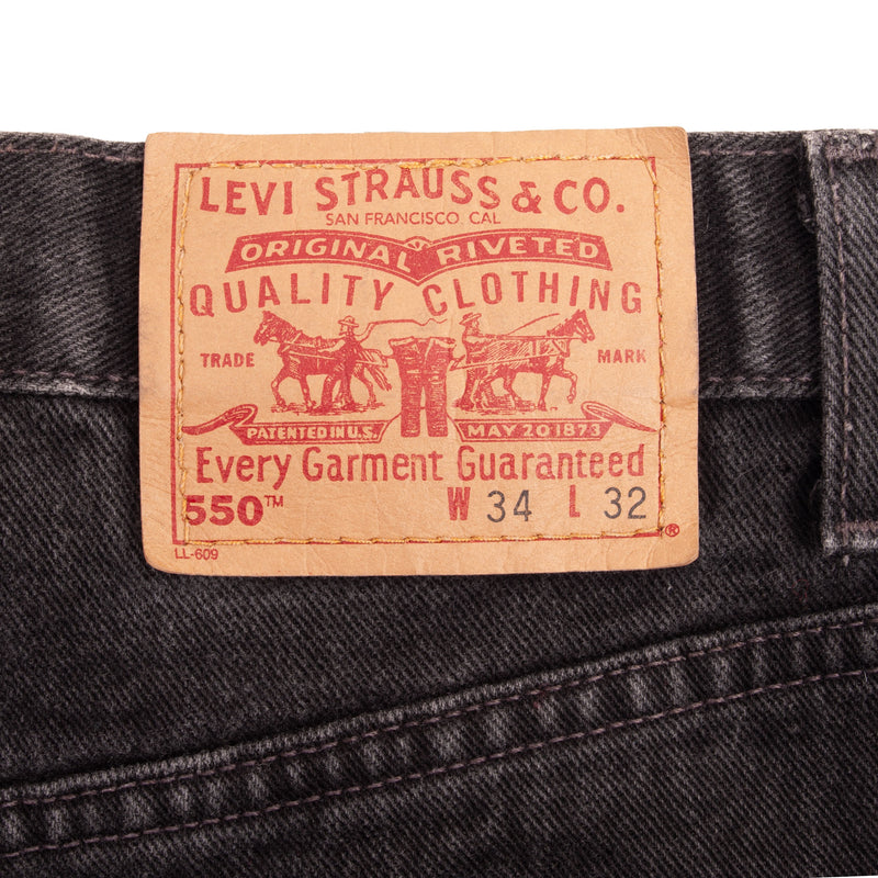 Vintage Levis 550 Relaxed Fit Black Jeans 1980S Size W34 L32 Made In Usa

Size On Tag 34X32 (Same Actual Size)

Back Button #554