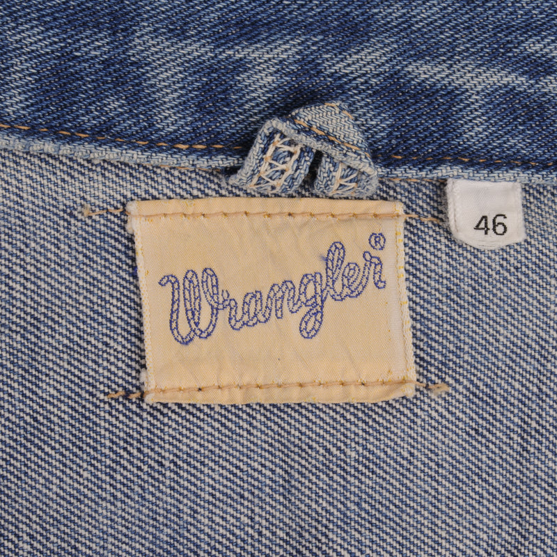 Vintage Wrangler 4 Pockets Denim Jacket Size 46 1960S Made In Usa With A Medium Wash