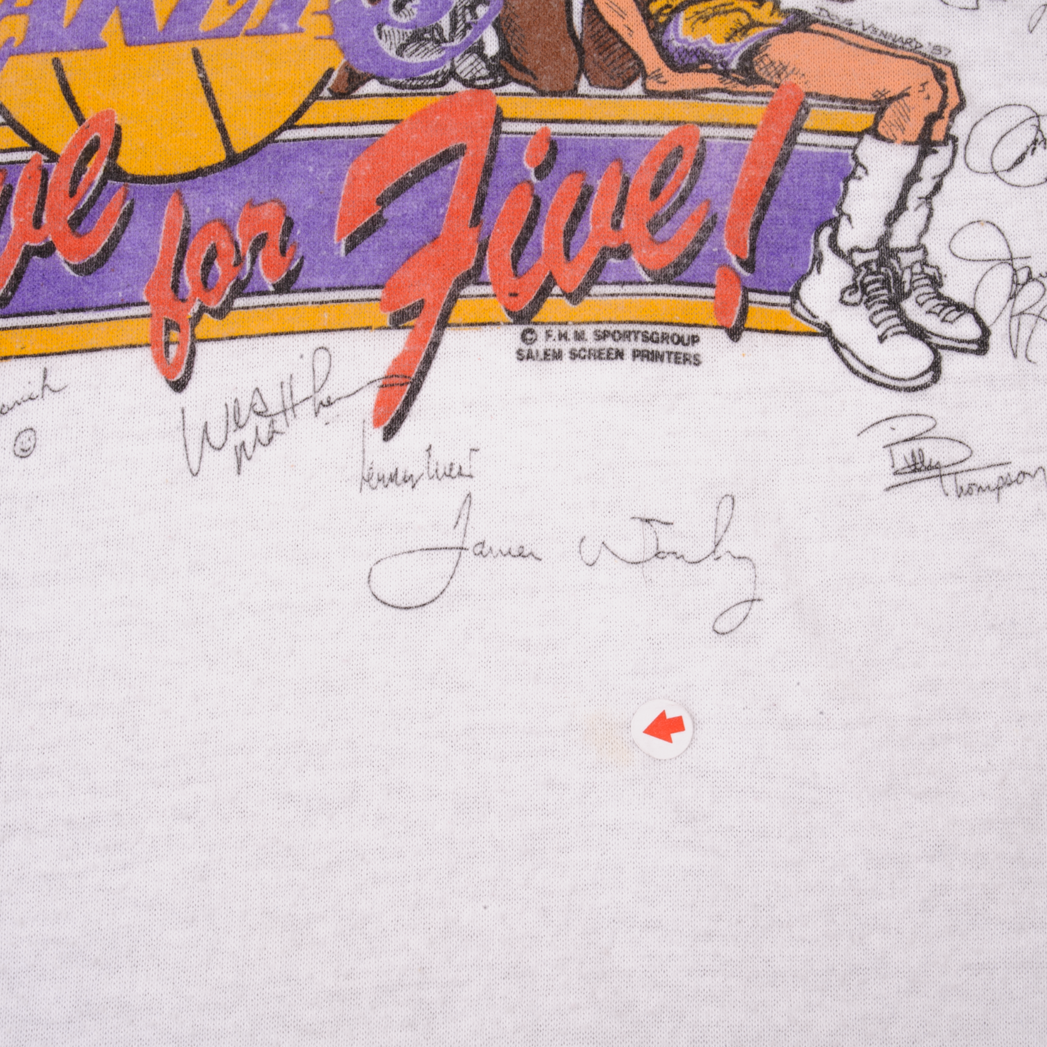 Undefeated LAKERS 17 Time Champions T-Shirt - Yesweli