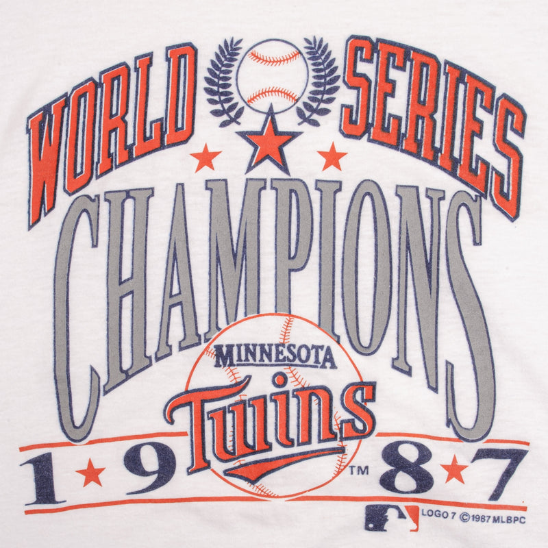 Vintage MLB Minnesota Twins World Champions 1987 Tee Shirt Size Large Made In USA With Single Stitch Sleeves