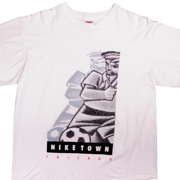 Vintage White Nike Nike town Chicago Tee Shirt 1987-1994 Size L Made In USA With Single Stitch Sleeves. Nike Grey Label.