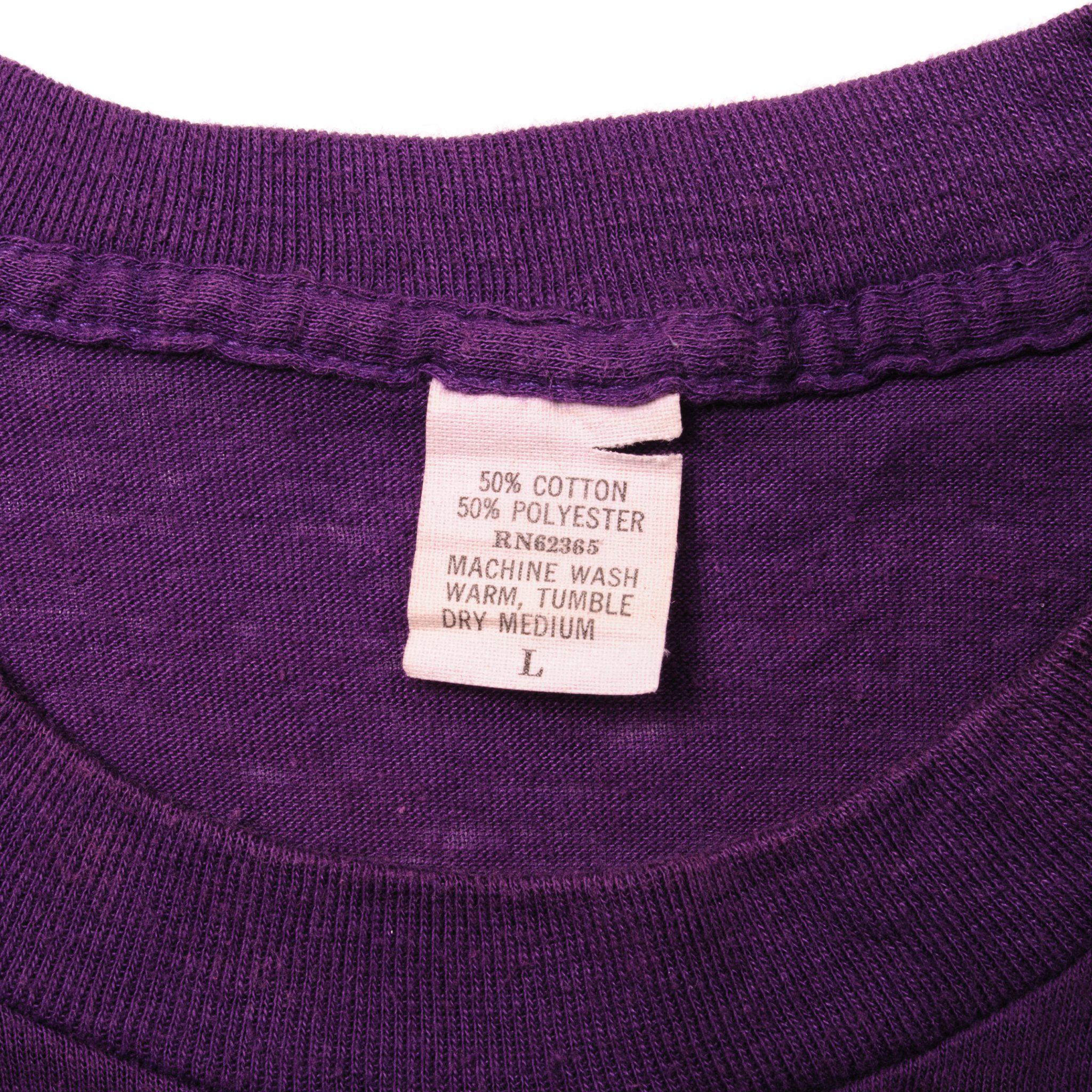 80s LA Lakers vintage NBA single stitch T-shirt. Tagged as a large,  measures medium