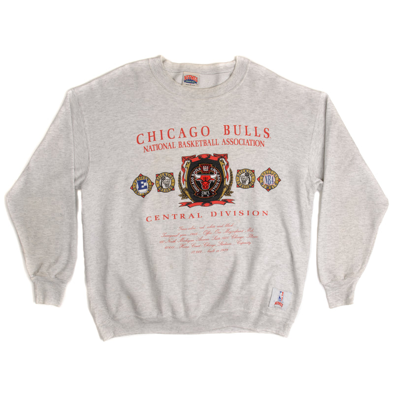 Vintage NBA Chicago Bulls Nutmeg Mills Sweatshirt Size X-Large Made In USA.